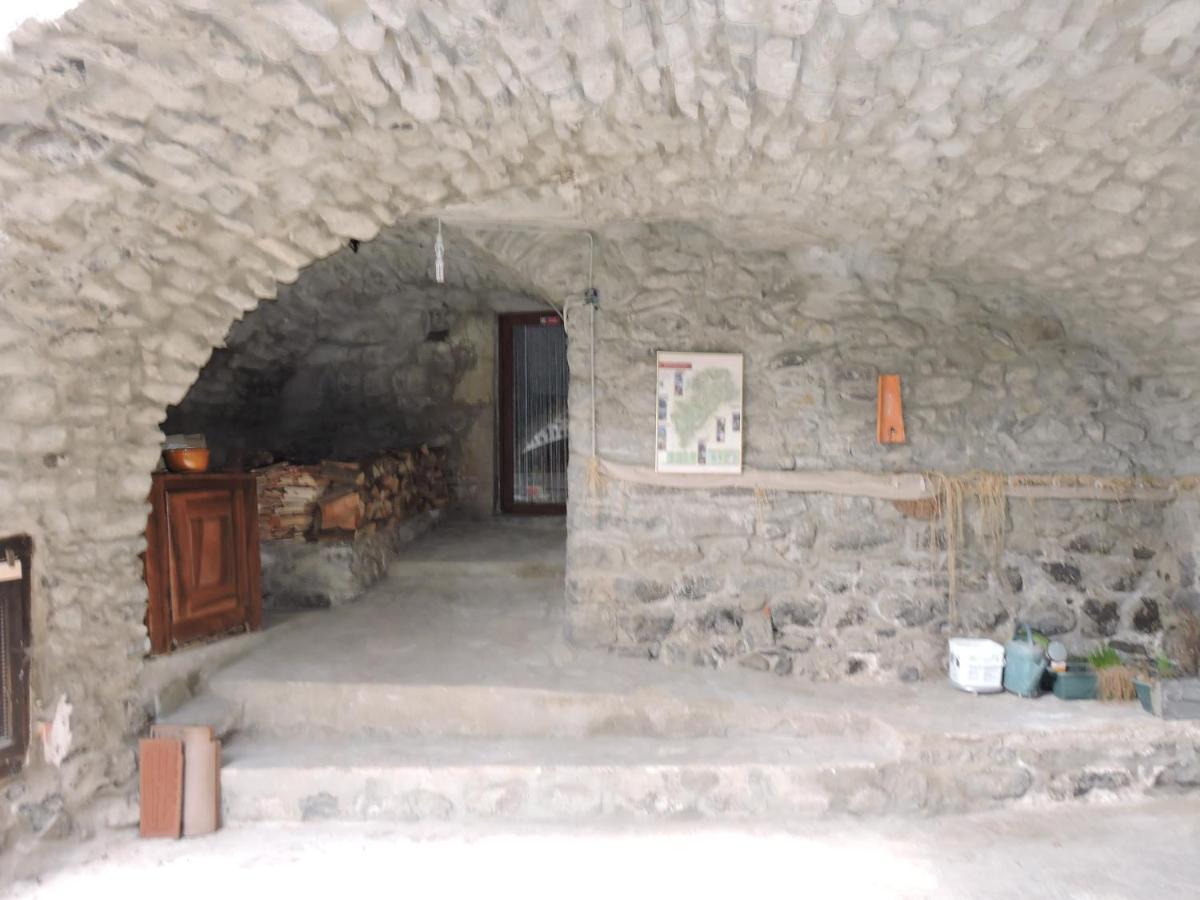 Gite Et Chambres D'Hotes "La Bergerie" Lussas Exteriör bild