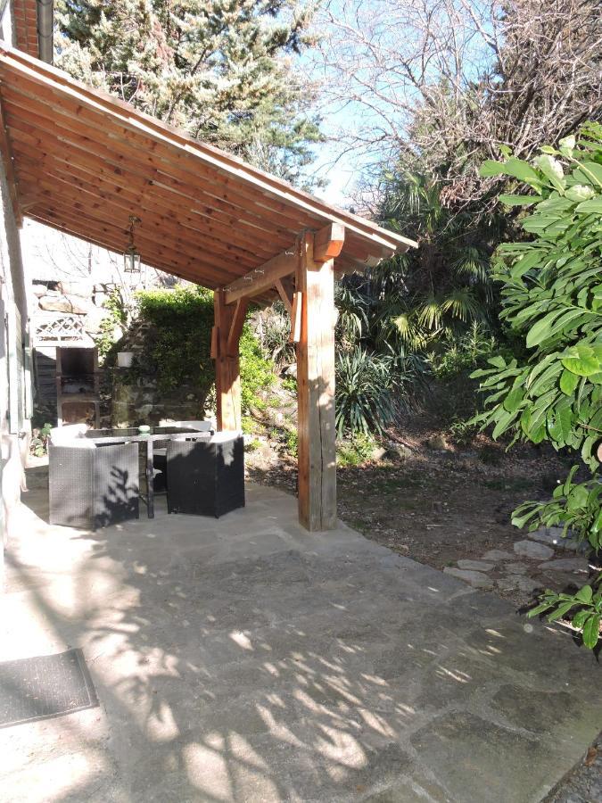 Gite Et Chambres D'Hotes "La Bergerie" Lussas Exteriör bild