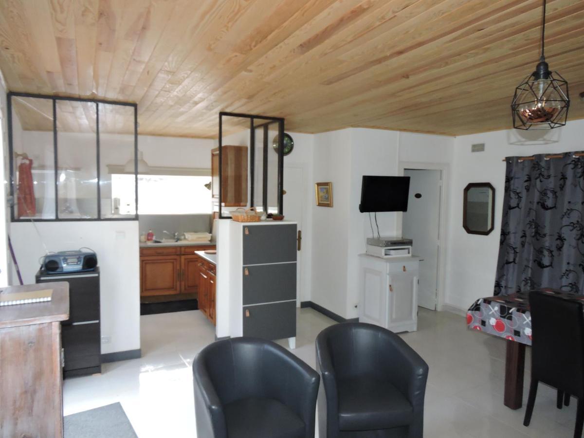 Gite Et Chambres D'Hotes "La Bergerie" Lussas Exteriör bild